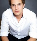 Johnny Simmons