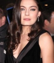 Alexa Davalos