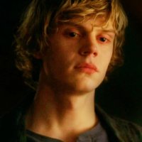 Evan Peters