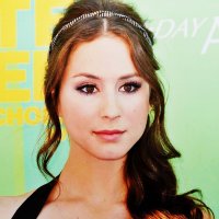 Troian Bellisario